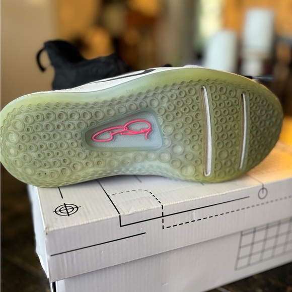 Paul George 3 - Picture 4 of 7